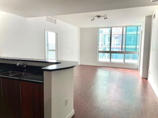 Apartment for rent  Unit #T-1404 - photo 7496309