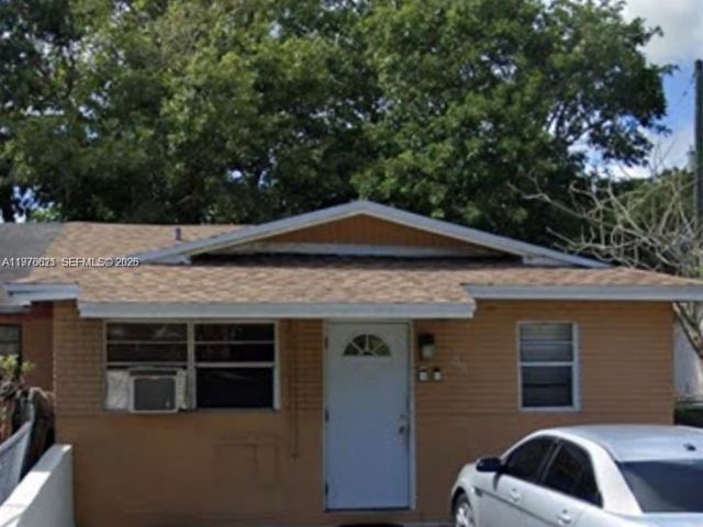 Home for rent at 2111 NW 26th Ave 2111 - photo 7483297