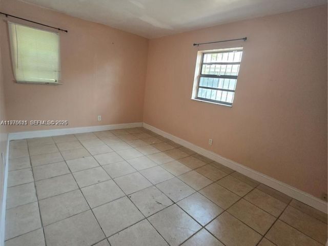 Home for rent at 2111 NW 26th Ave 2111 - photo 7483308