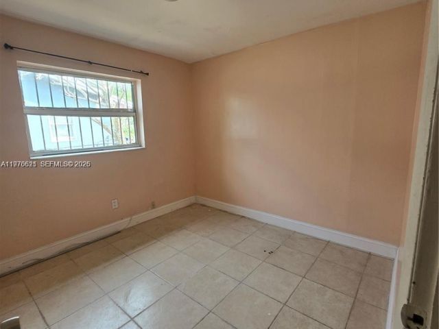 Home for rent at 2111 NW 26th Ave 2111 - photo 7483309