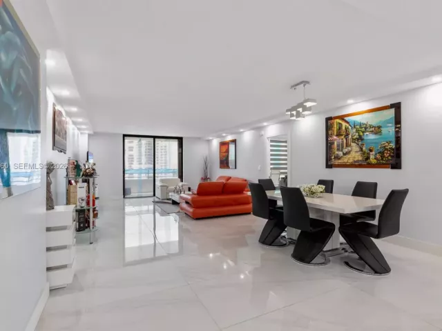 2-bedroom condo for sale in Hallandale Beach - 2500 Parkview Dr 1121 - MondialRealty