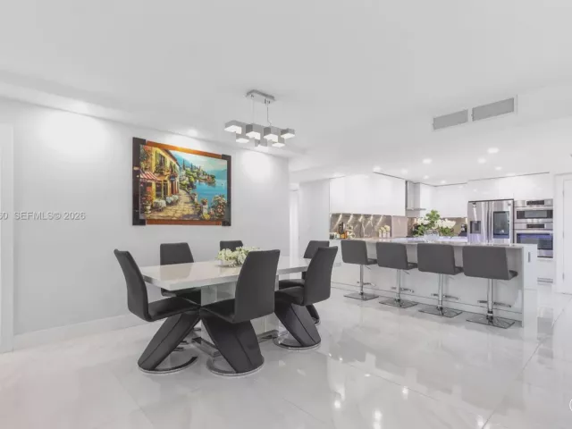 2-bedroom condo for sale in Hallandale Beach - 2500 Parkview Dr 1121 - MondialRealty