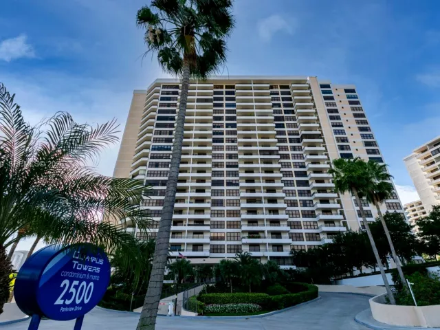 2-bedroom condo for sale in Hallandale Beach - 2500 Parkview Dr 1121 - MondialRealty