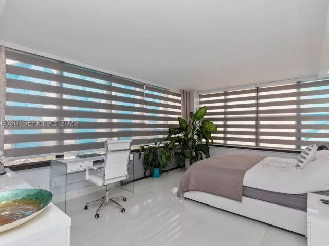 2-bedroom condo for sale in Hallandale Beach - 2500 Parkview Dr 1121 - MondialRealty