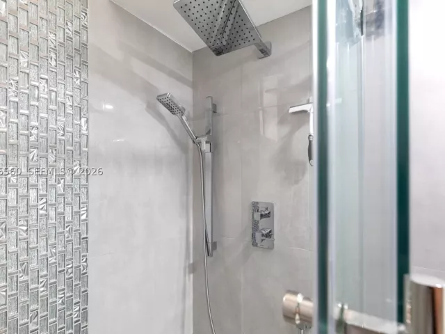 2-bedroom condo for sale in Hallandale Beach - 2500 Parkview Dr 1121 - MondialRealty