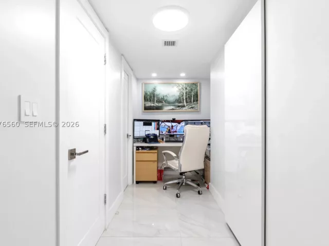 2-bedroom condo for sale in Hallandale Beach - 2500 Parkview Dr 1121 - MondialRealty