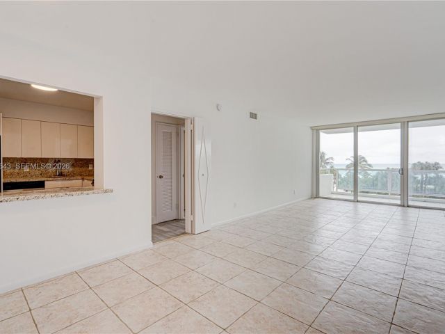 Apartment for rent  Unit #516 - photo 7504681