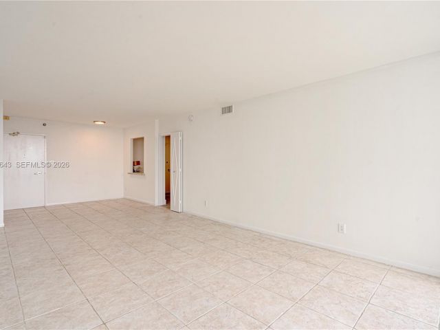 Apartment for rent  Unit #516 - photo 7504682