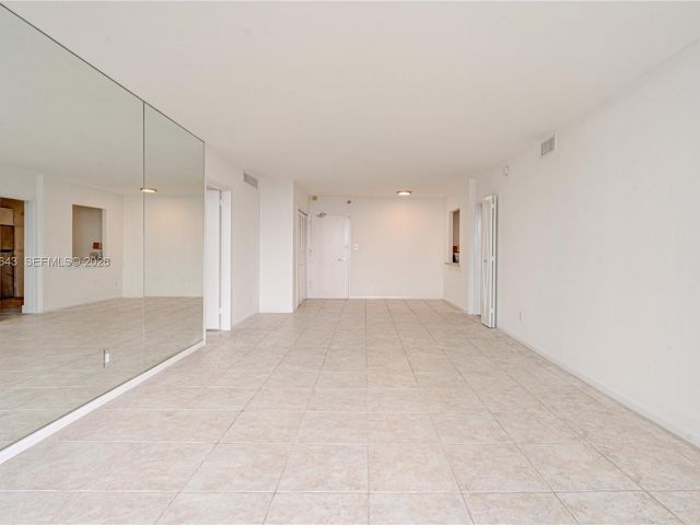 Apartment for rent  Unit #516 - photo 7504683