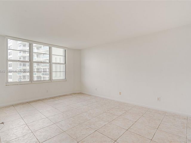 Apartment for rent  Unit #516 - photo 7504684