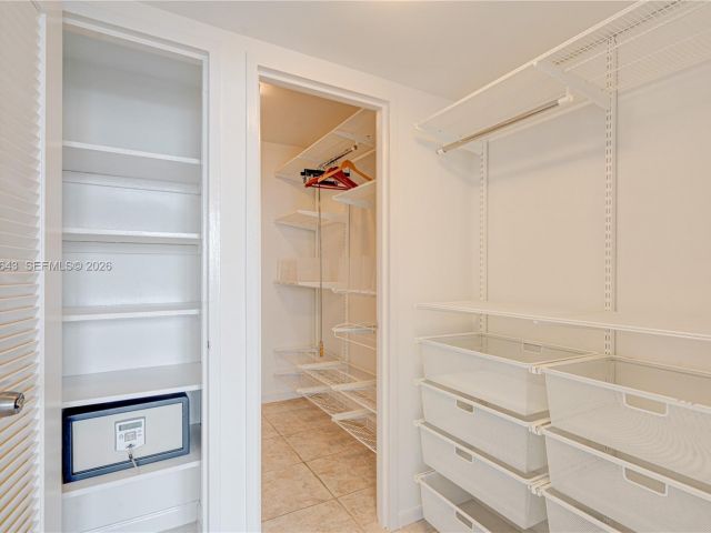 Apartment for rent  Unit #516 - photo 7504687