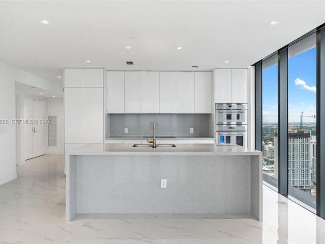 Apartment for rent  Unit #5401 - photo 7489214