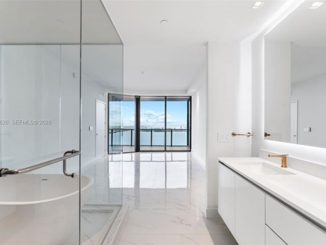 Apartment for rent  Unit #5401 - photo 7489221