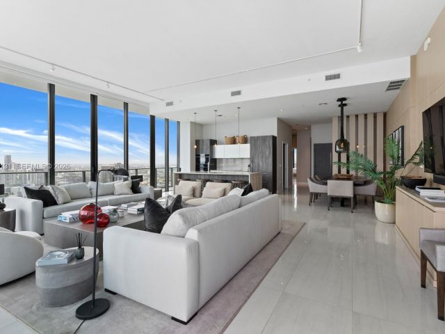 Apartment for rent  Unit #PH5001 - photo 7494519