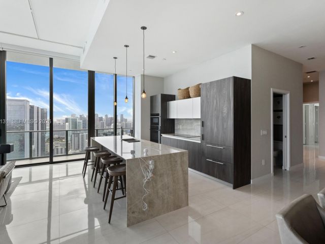 Apartment for rent  Unit #PH5001 - photo 7494525