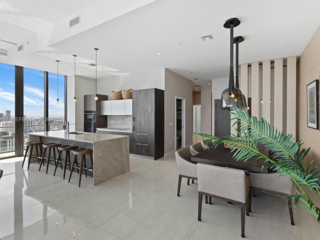 Apartment for rent  Unit #PH5001 - photo 7494526