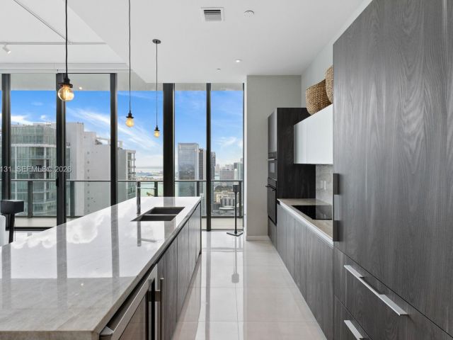 Apartment for rent  Unit #PH5001 - photo 7494527