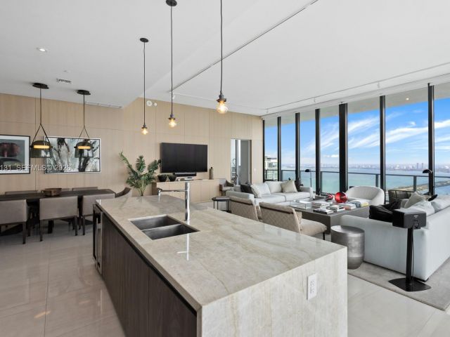 Apartment for rent  Unit #PH5001 - photo 7494528