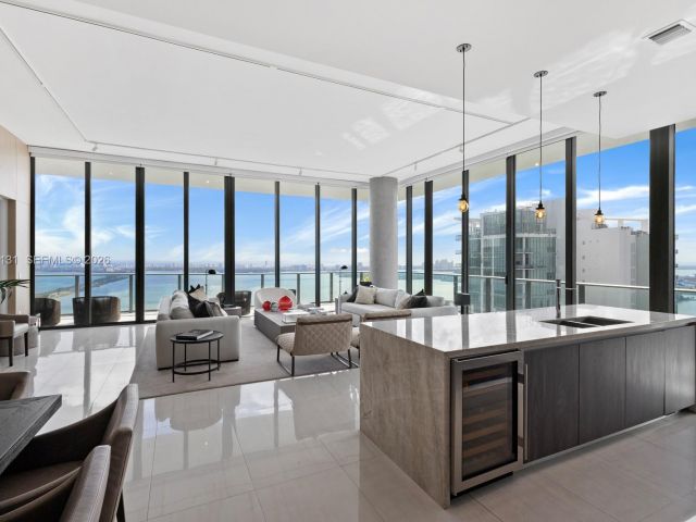 Apartment for rent  Unit #PH5001 - photo 7494529