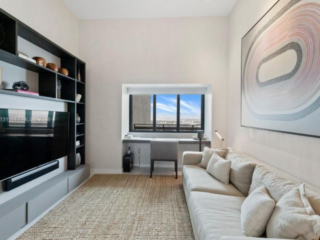 Apartment for rent  Unit #PH5001 - photo 7494531