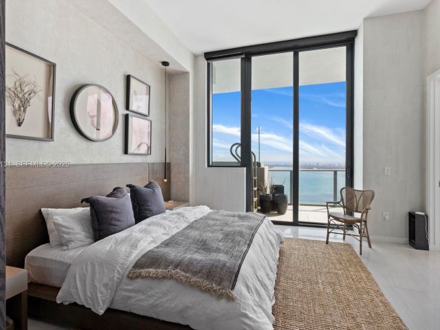 Apartment for rent  Unit #PH5001 - photo 7494534