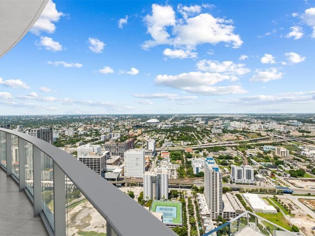 Apartment for rent  Unit #PH 5402 - photo 7488073