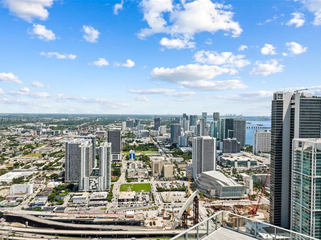 Apartment for rent  Unit #PH 5402 - photo 7488075