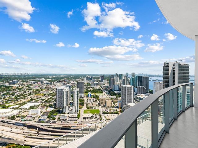 Apartment for rent  Unit #PH 5402 - photo 7488076