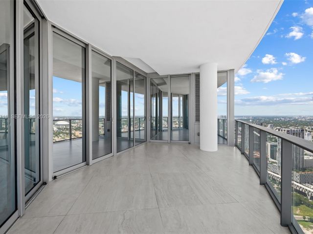 Apartment for rent  Unit #PH 5402 - photo 7488078