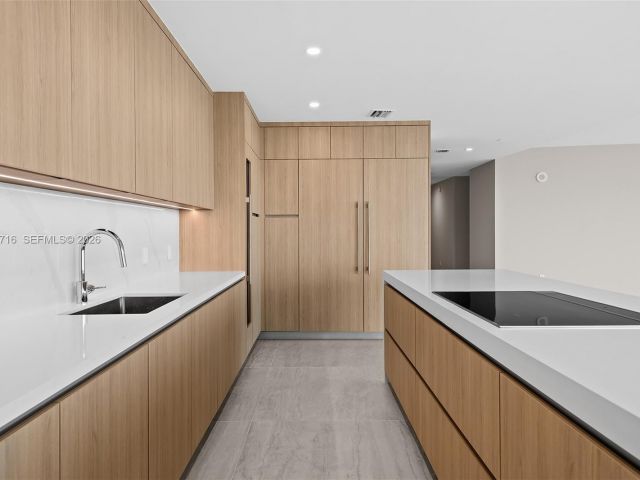 Apartment for rent  Unit #PH 5402 - photo 7488083