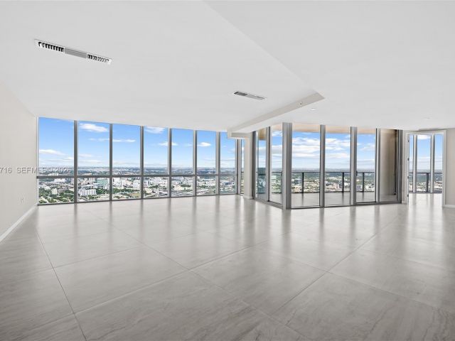 Apartment for rent  Unit #PH 5402 - photo 7488087