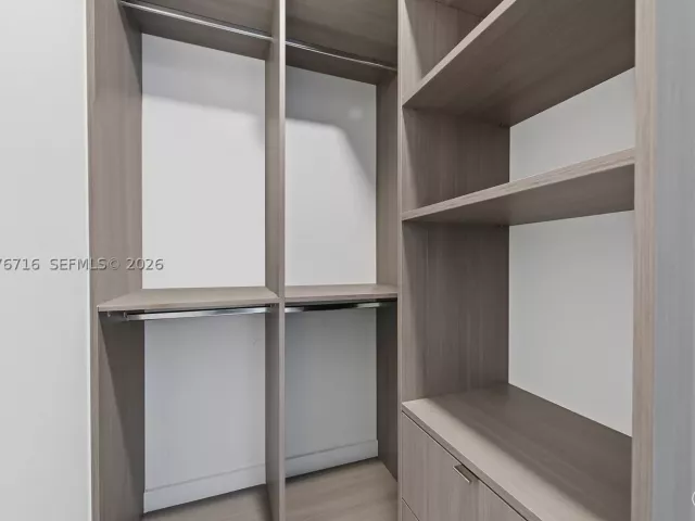 4-bedroom condo for rent in Miami - 851 NE 1st Ave PH 5402 - MondialRealty
