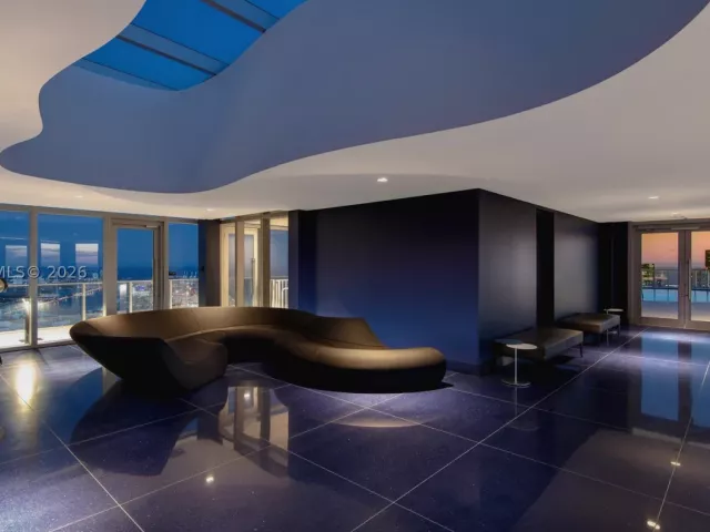 4-bedroom condo for rent in Miami - 851 NE 1st Ave PH 5402 - MondialRealty