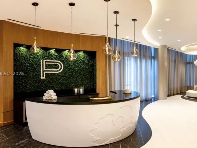 4-bedroom condo for rent in Miami - 851 NE 1st Ave PH 5402 - MondialRealty