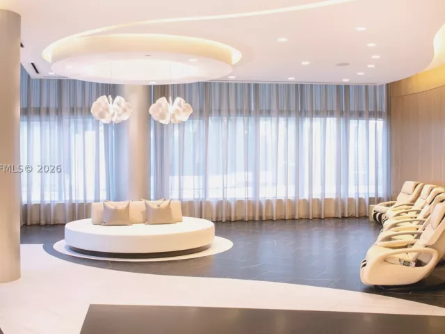 4-bedroom condo for rent in Miami - 851 NE 1st Ave PH 5402 - MondialRealty