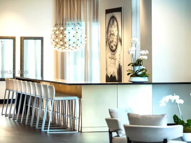 4-bedroom condo for rent in Miami - 851 NE 1st Ave PH 5402 - MondialRealty