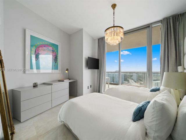 Apartment for rent  Unit #3205 - photo 7495724