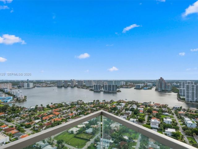 Apartment for rent  Unit #3205 - photo 7495727