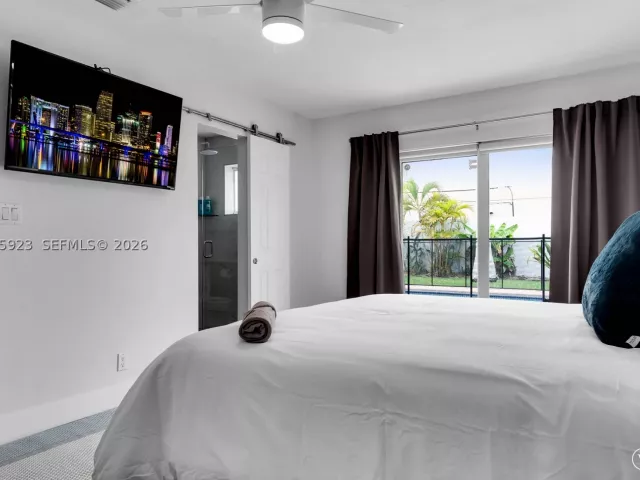 3-bedroom home for sale in Wilton Manors - 617 NW 30th Ct - MondialRealty