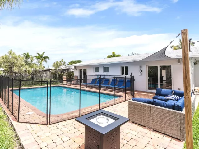 3-bedroom home for sale in Wilton Manors - 617 NW 30th Ct - MondialRealty