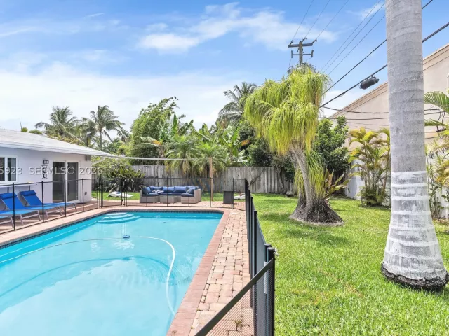 3-bedroom home for sale in Wilton Manors - 617 NW 30th Ct - MondialRealty