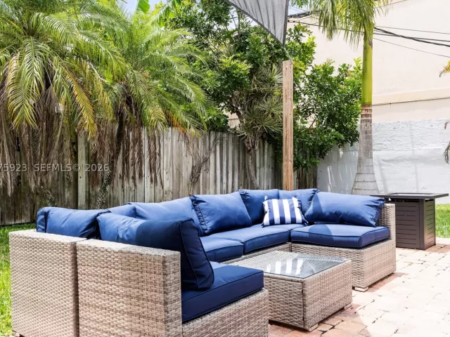3-bedroom home for sale in Wilton Manors - 617 NW 30th Ct - MondialRealty