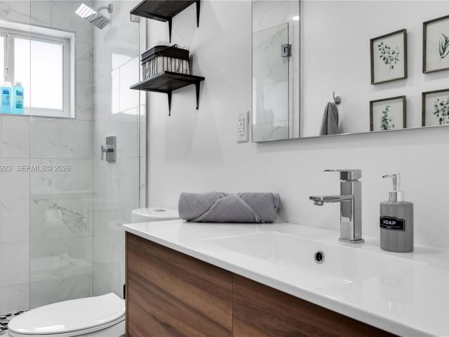 Home for sale at 617 NW 30th Ct - photo 7451589