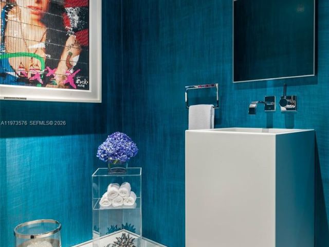 Apartment for sale  Unit #200 - photo 7507175