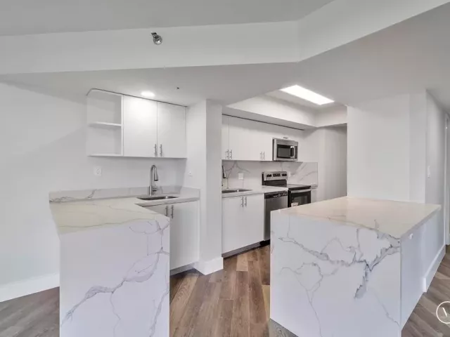 2-bedroom condo for sale in Hallandale Beach - 300 Three Islands Boulevard 306 - MondialRealty
