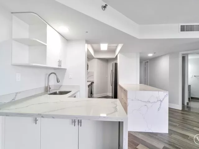 2-bedroom condo for sale in Hallandale Beach - 300 Three Islands Boulevard 306 - MondialRealty