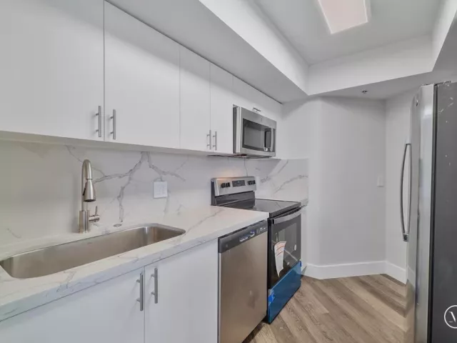 2-bedroom condo for sale in Hallandale Beach - 300 Three Islands Boulevard 306 - MondialRealty