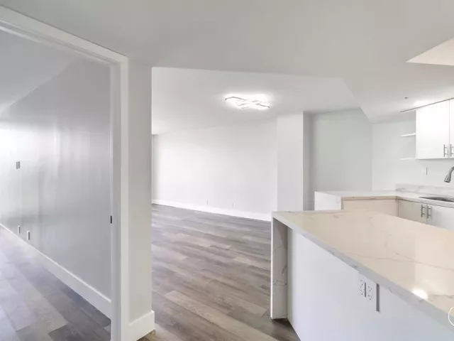 2-bedroom condo for sale in Hallandale Beach - 300 Three Islands Boulevard 306 - MondialRealty