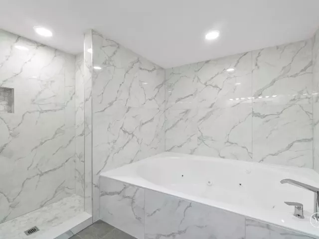 2-bedroom condo for sale in Hallandale Beach - 300 Three Islands Boulevard 306 - MondialRealty
