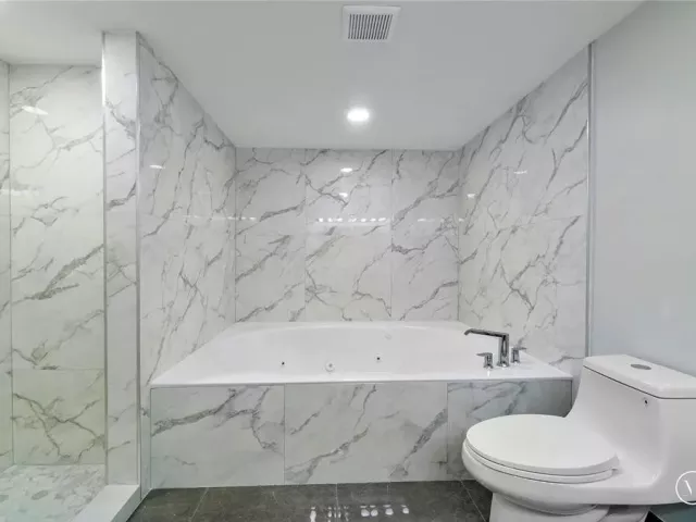 2-bedroom condo for sale in Hallandale Beach - 300 Three Islands Boulevard 306 - MondialRealty